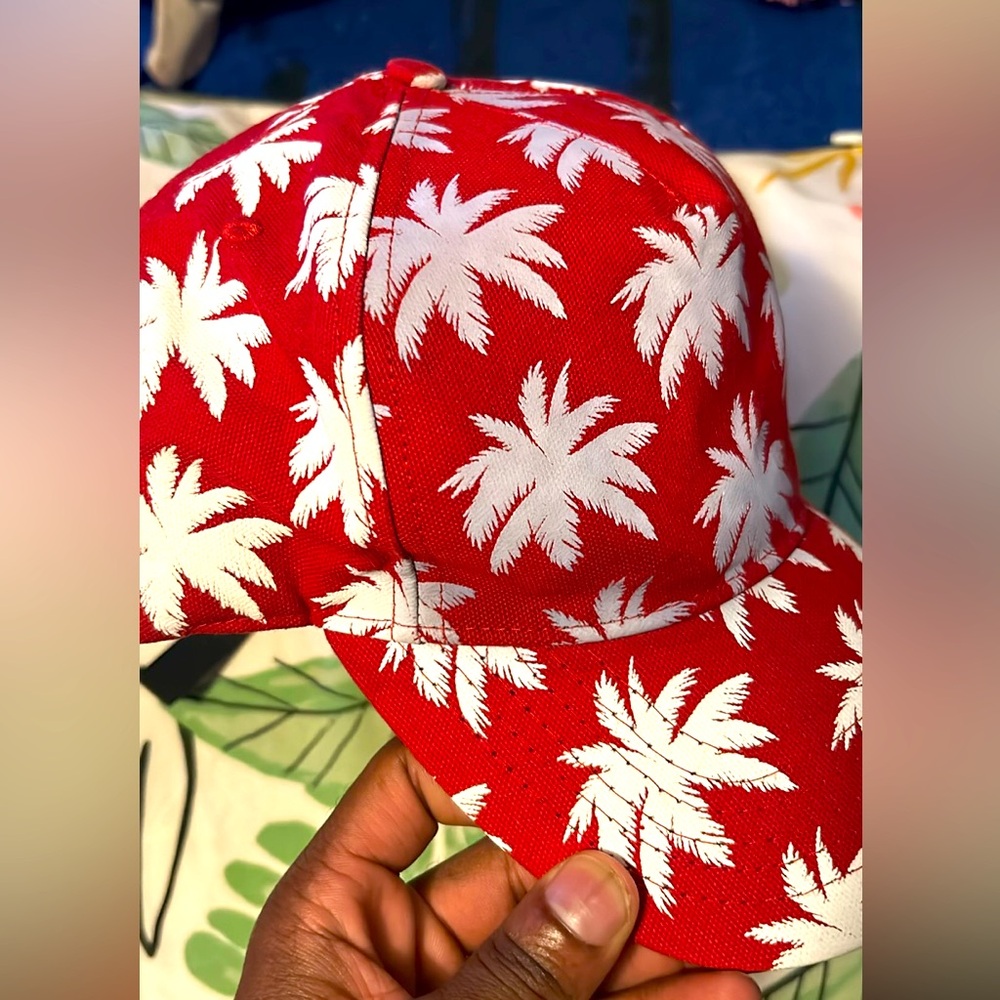 Amiri hat